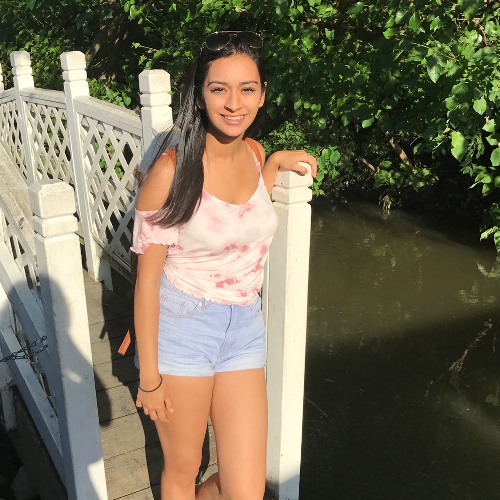 Forever 21 Light Wash Daisy Dukes Denim Shorts